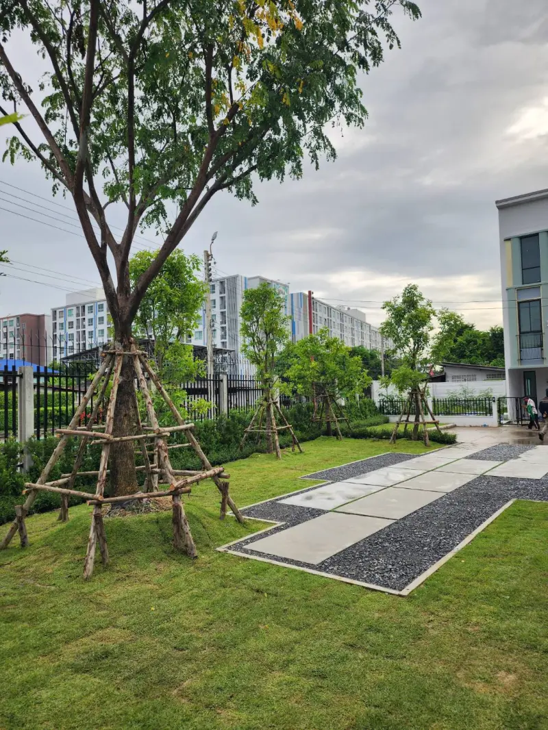 สวนส่วนกลาง เบญญารัตน์